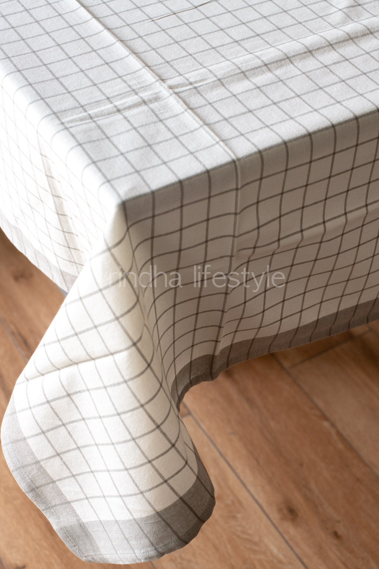 Woven cotton checks table cloth-4 /6 seater