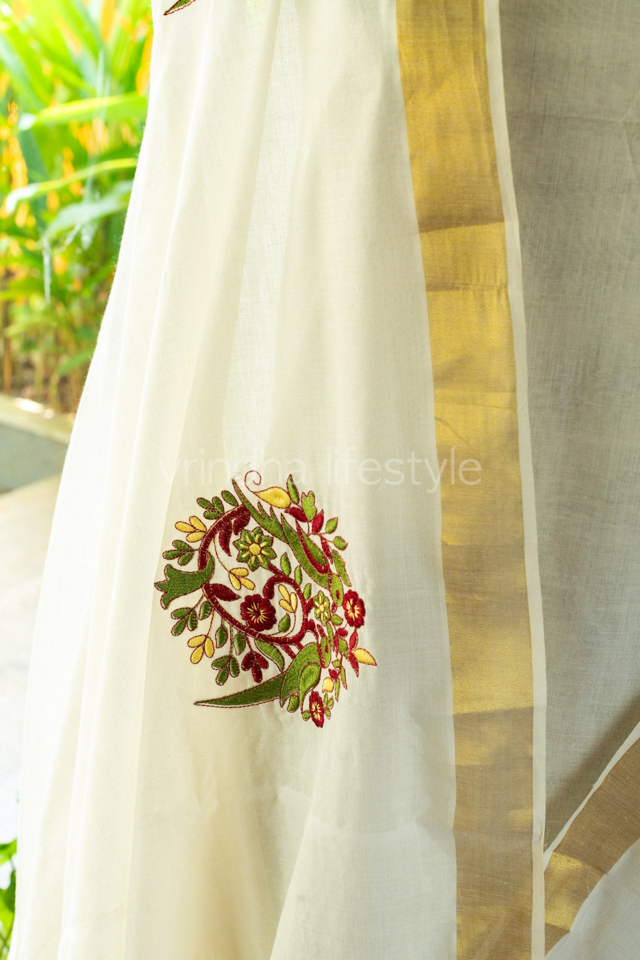 Embroidered Kerala Kasavu salwar set