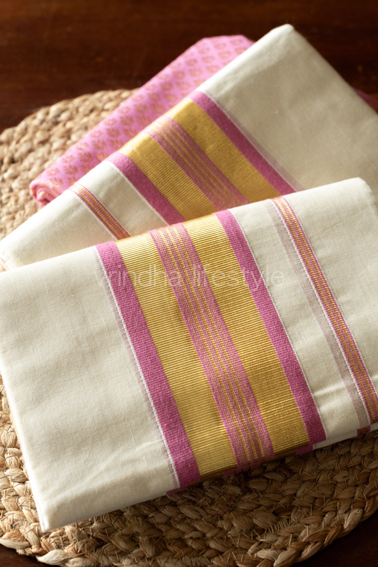 Kerala Kasavu Set Mundu-Light Pink
