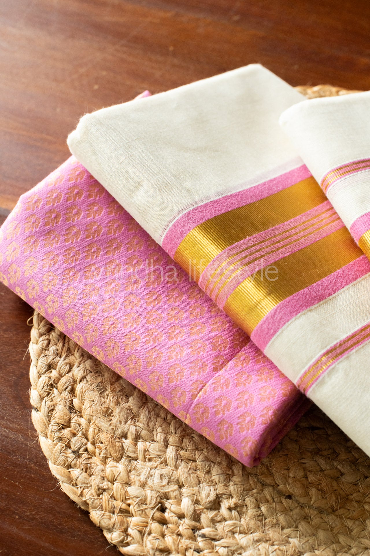 Kerala Kasavu Set Mundu-Light Pink