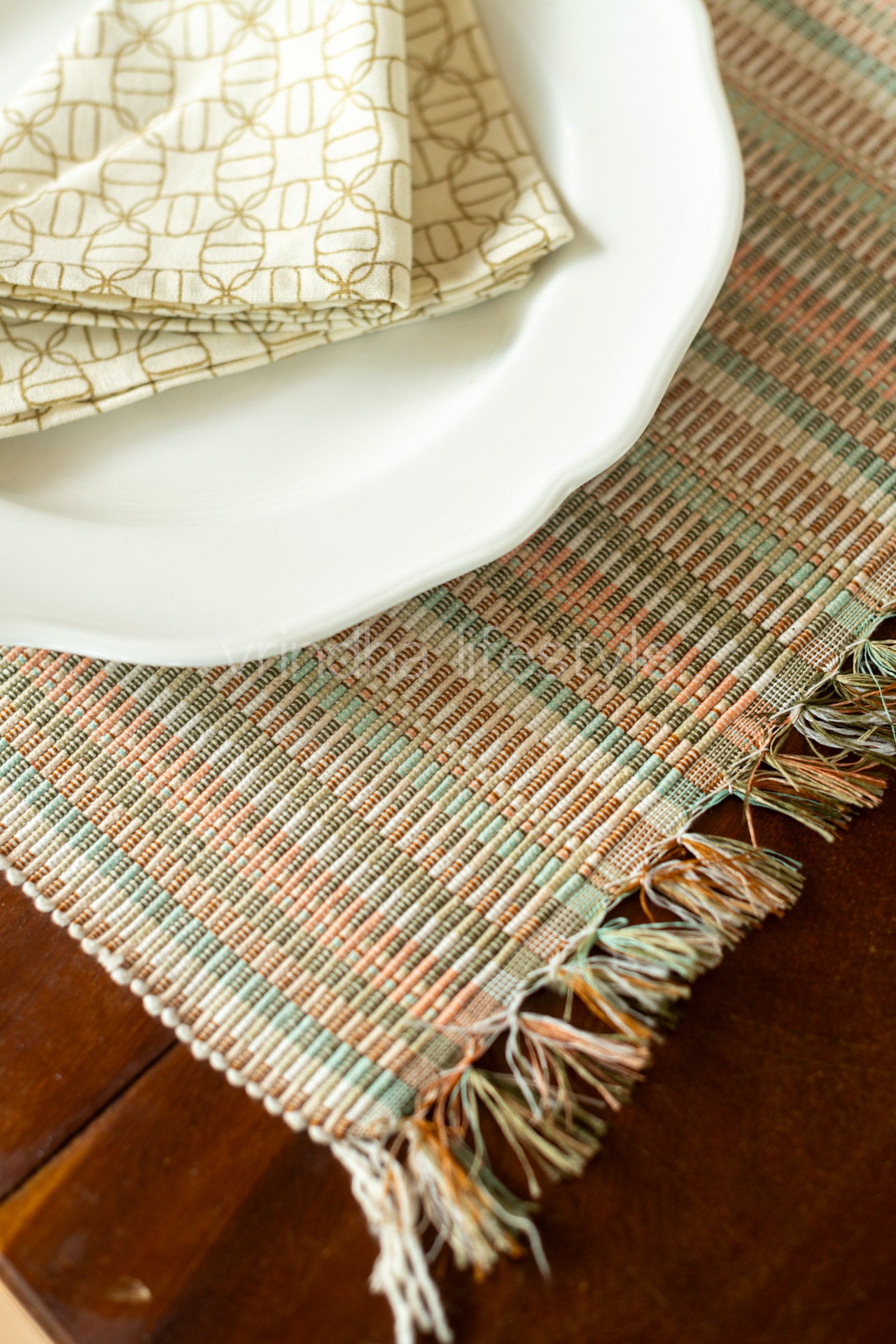 PLACEMATS AND NAPKINS-Set of 6 placemats and 6 napkins