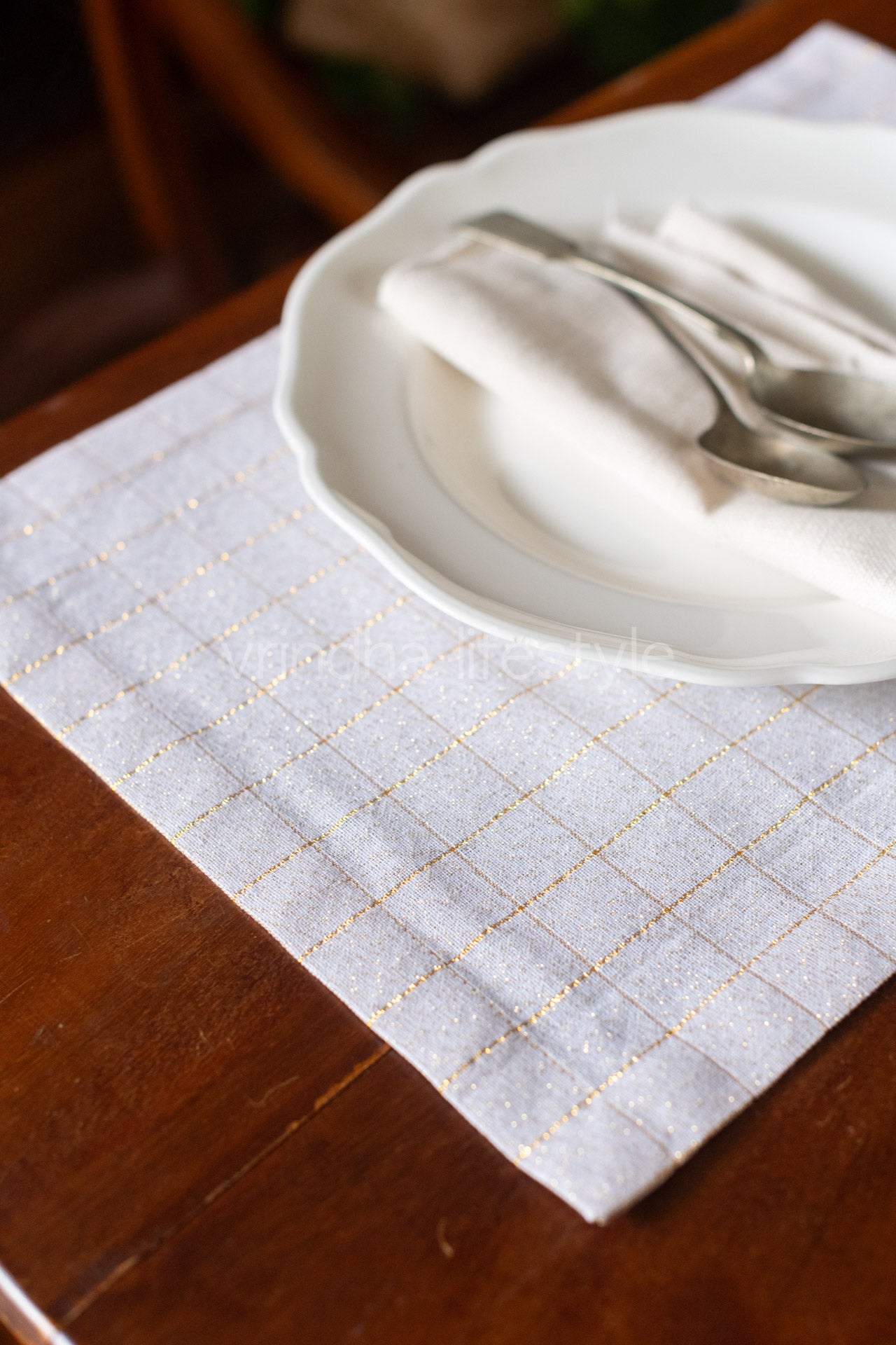 Placemat with lace detailing-set of 6