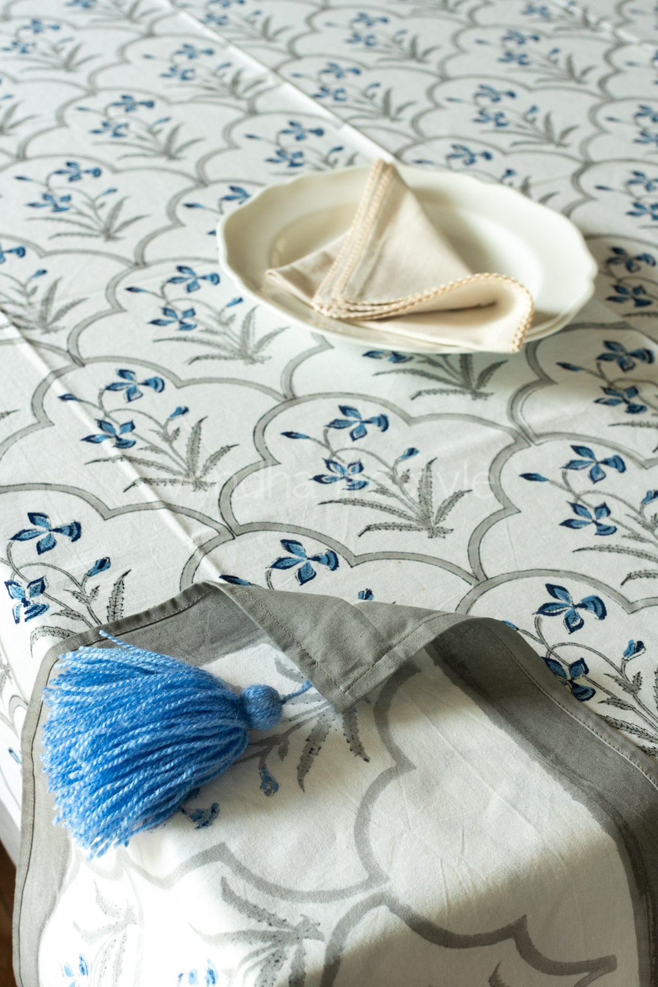 Hand block printed table cloth 6 /8seater with (detachable) tassels