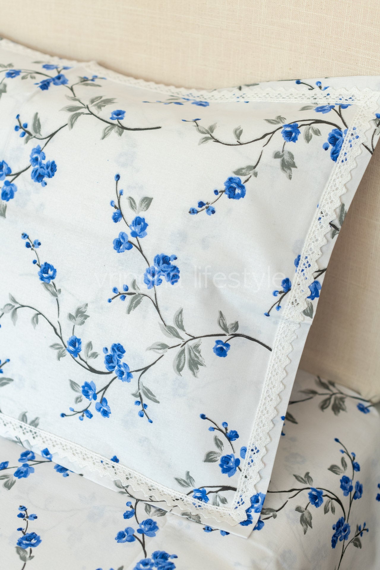 Floral print cotton Bedsheet and pillow covers with lace detailing-Queen size
