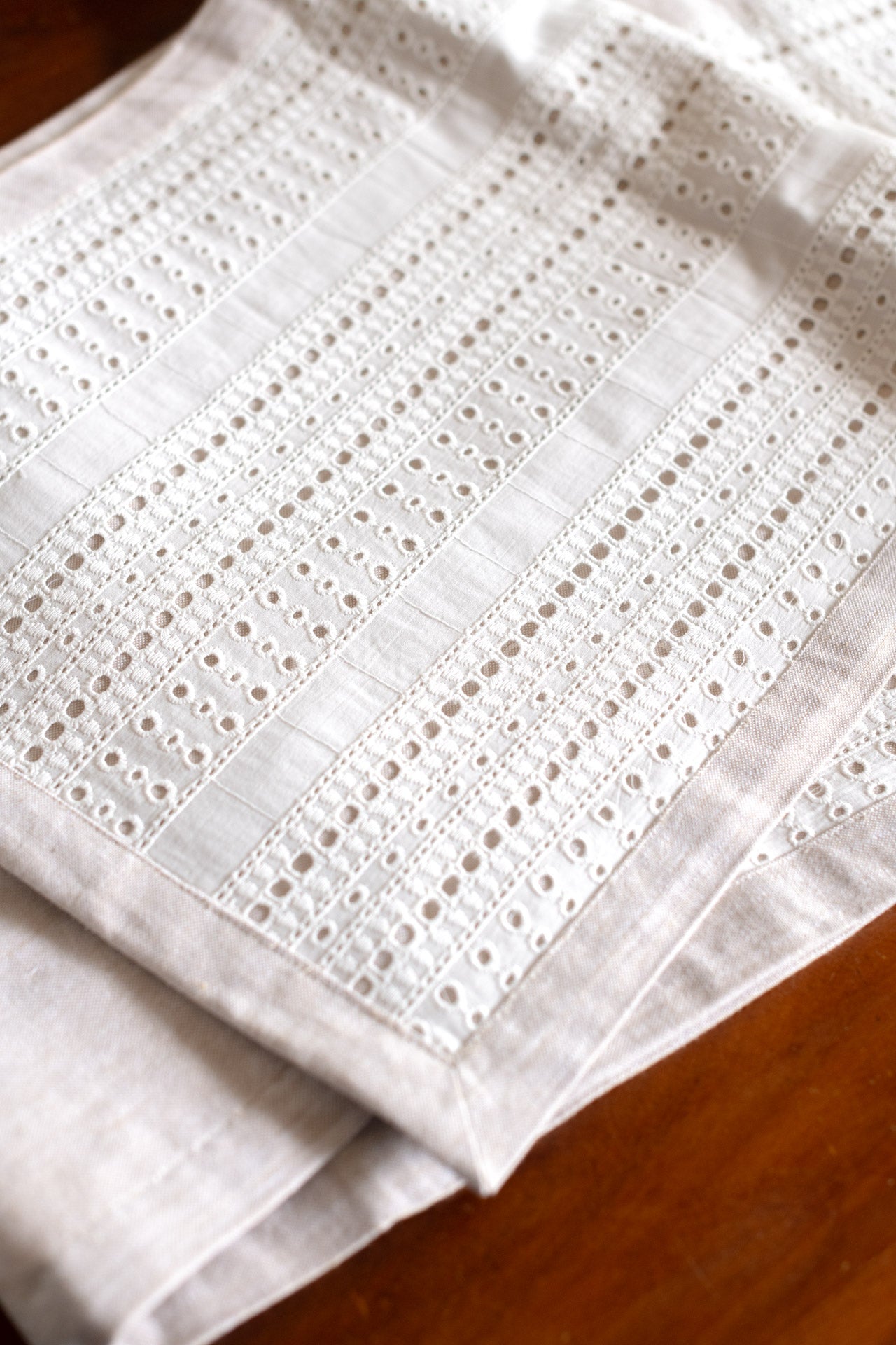HAKOBA TABLE RUNNER-14x105 inches-8 seater customisable