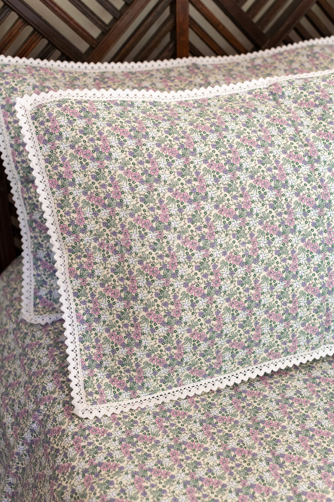 COTTON BED SHEET with cotton pillow covers with lace detailing -Single|Kids Collection