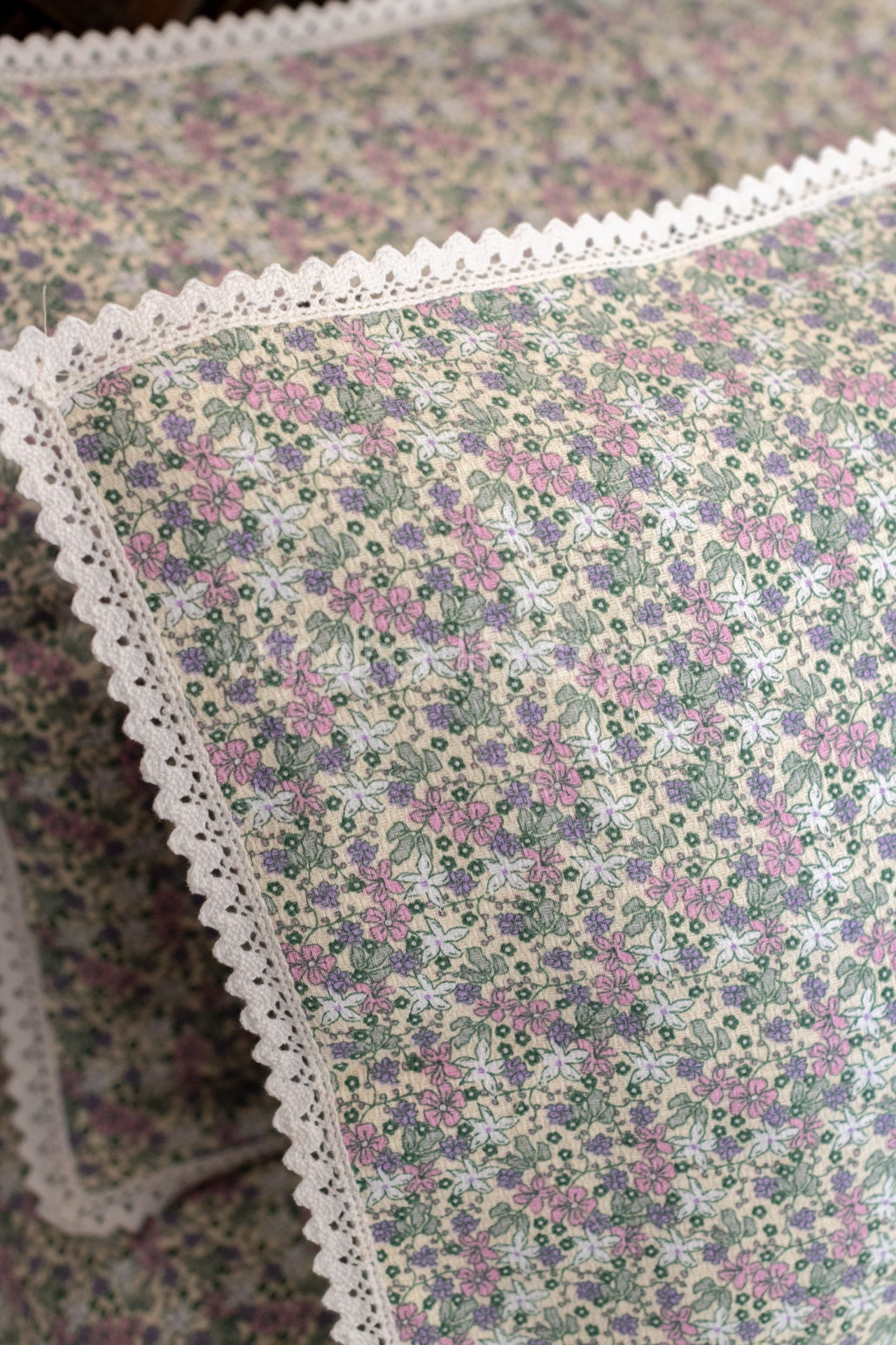 COTTON BED SHEET with cotton pillow covers with lace detailing -Single|Kids Collection