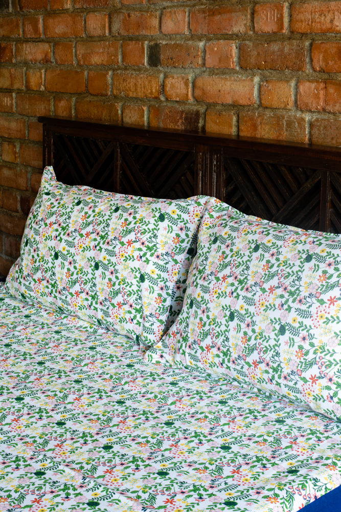 COTTON PRINTED BEDSHEET WITH PLAIN BORDER-King size