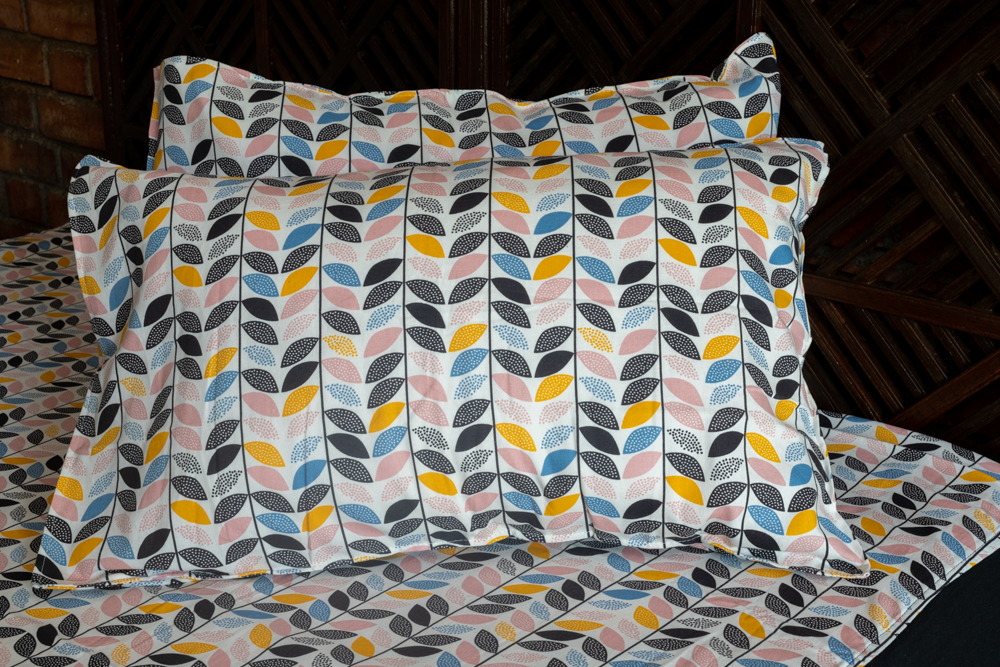 COTTON BEDSHEET WITH PLAIN BORDER-King size