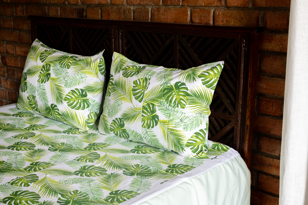 COTTON PRINTED BEDSHEET WITH PLAIN BORDER-King size