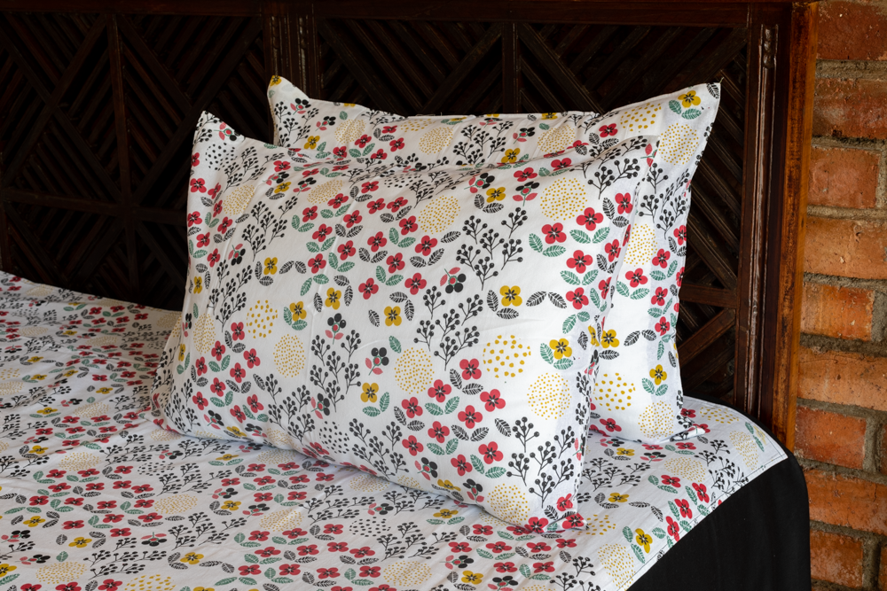 COTTON PRINTED BEDSHEET WITH PLAIN BORDER-King size