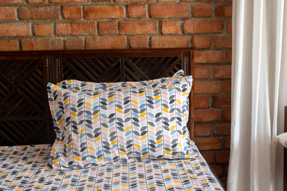 COTTON BEDSHEET WITH PLAIN BORDER-King size