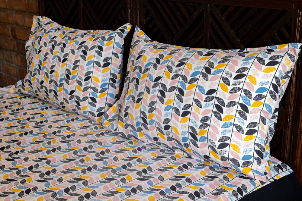 COTTON BEDSHEET WITH PLAIN BORDER-King size