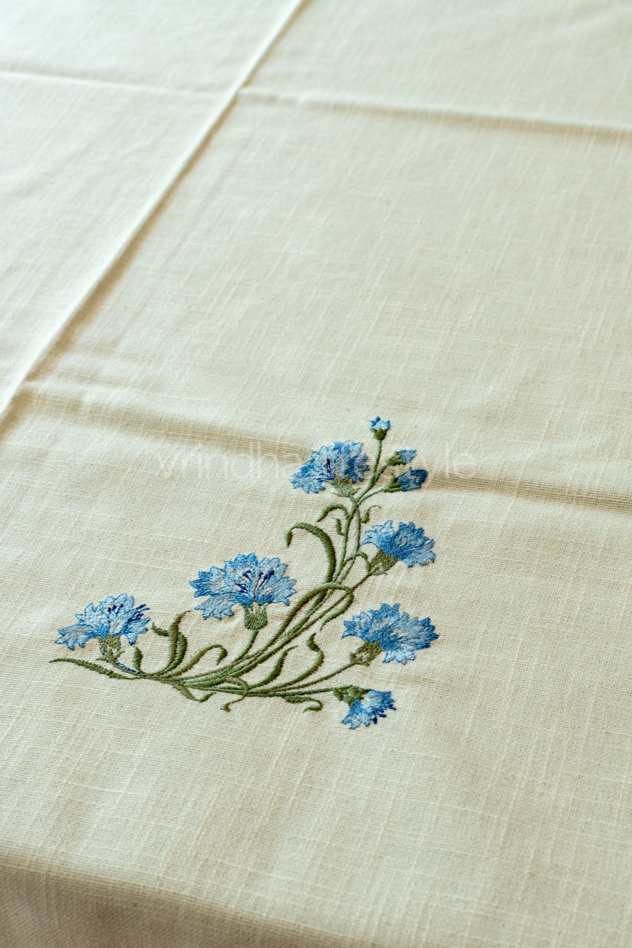 COTTON TABLE CLOTH with embroidery -Square -6 seater