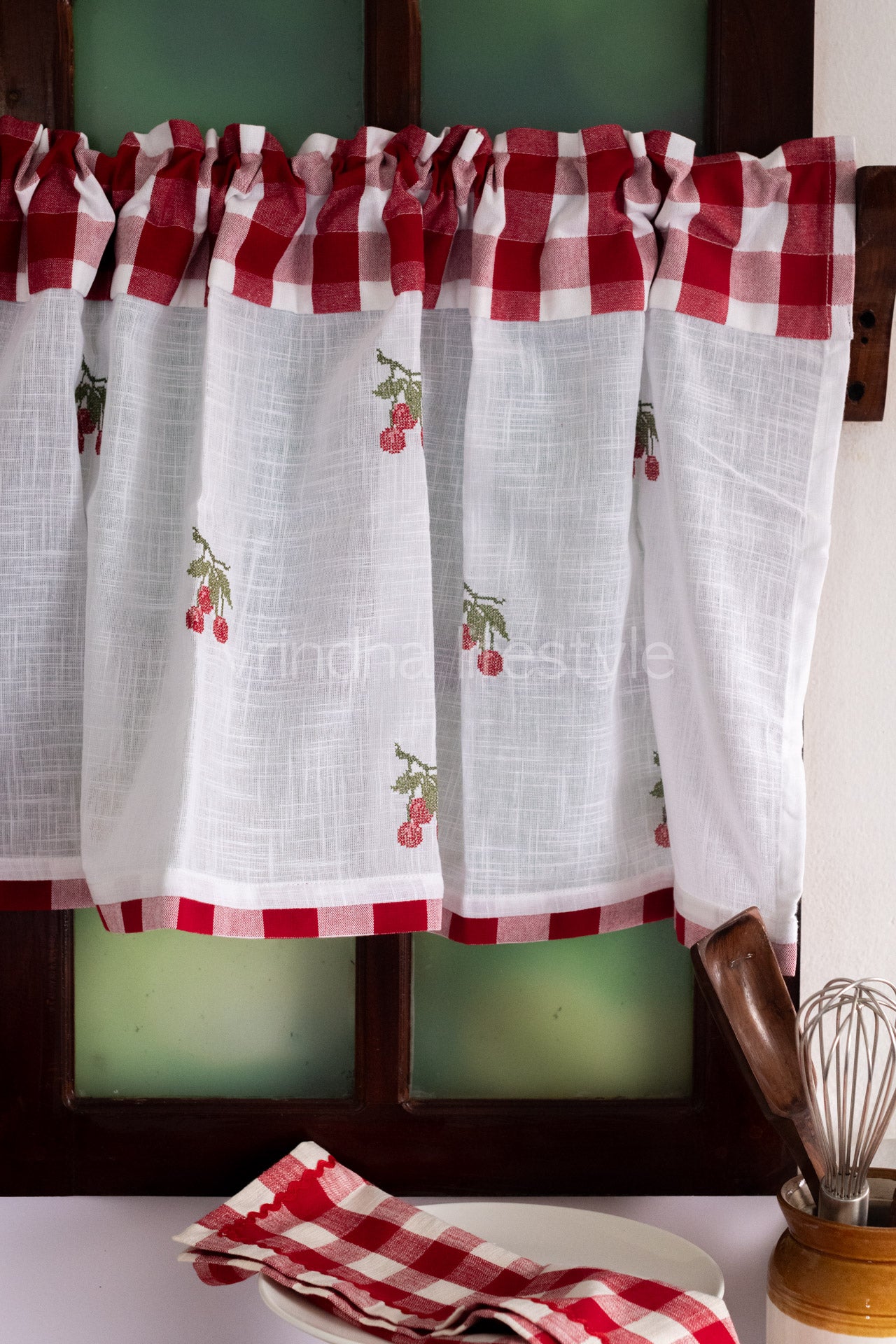 KITCHEN VALANCE-Embroidered cotton slub with buffalo plaid-Single unit-customisable