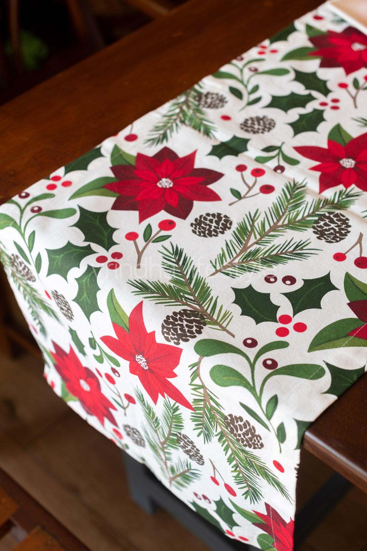 Printed cotton table runner-4/6 seater