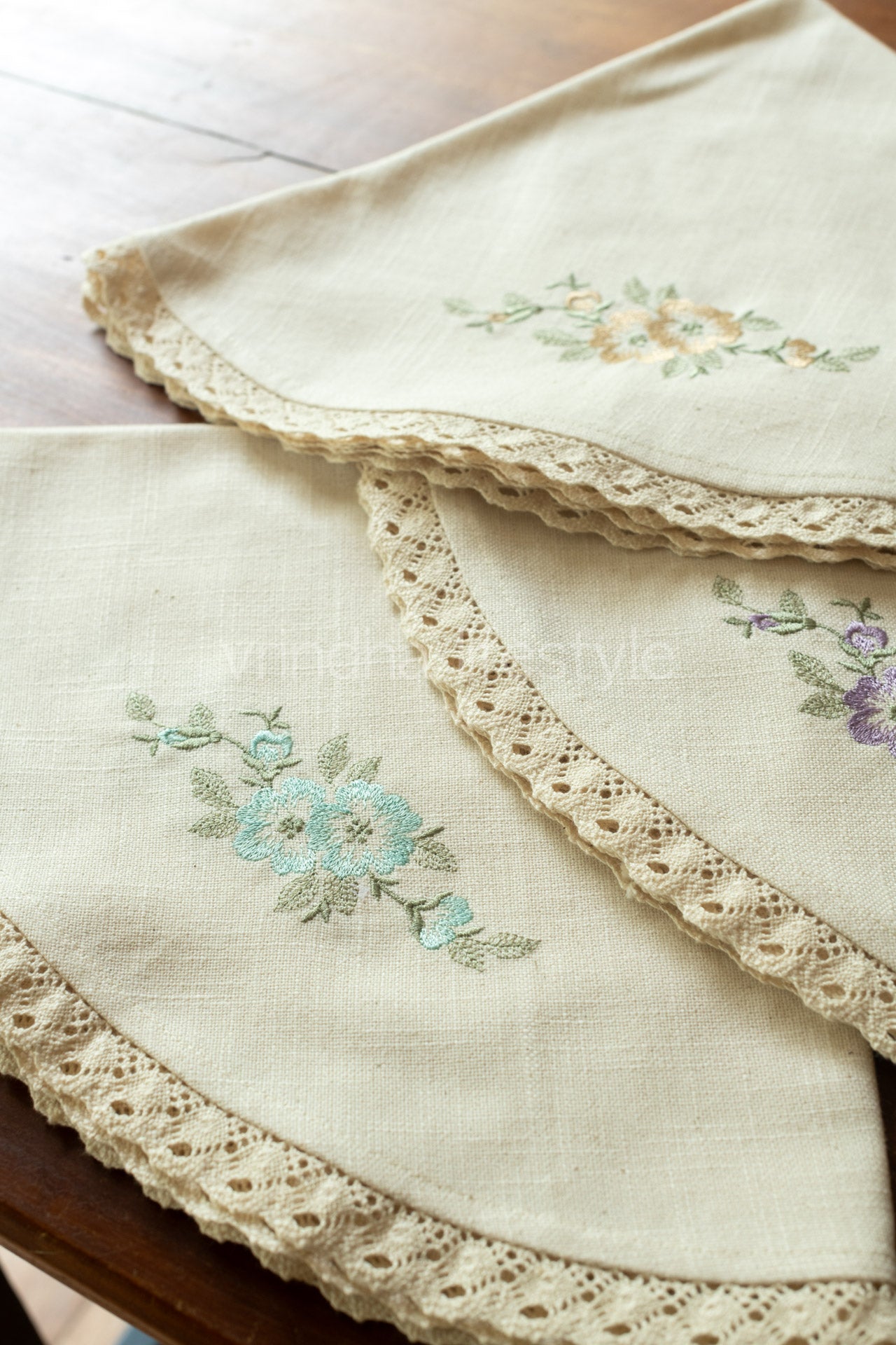 Round table mat with embroidery and lace detailing-24 inches-customisable