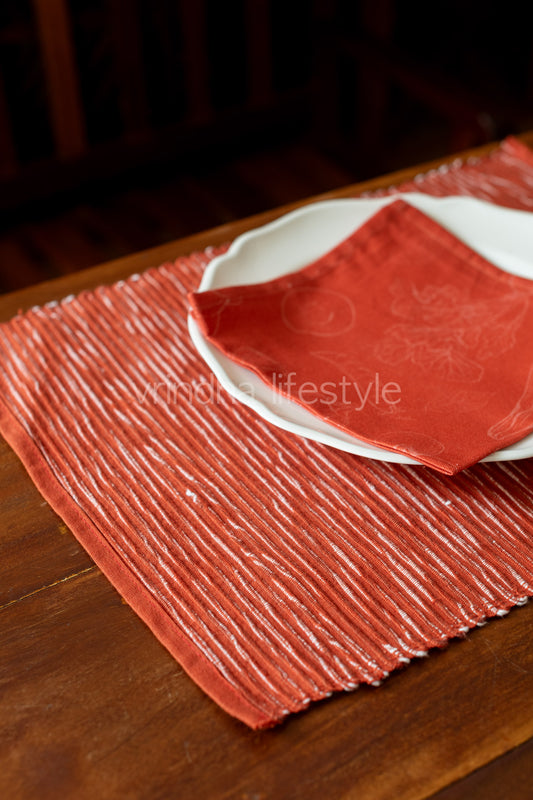 PLACEMATS AND NAPKINS-Set of 6 placemats and 6 napkins