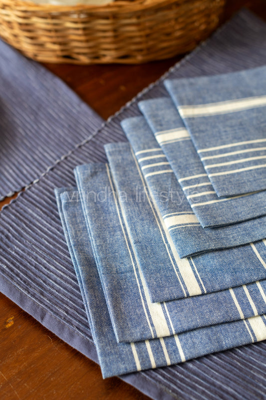 PLACEMATS AND NAPKINS-Set of 6 placemats and 6 napkins