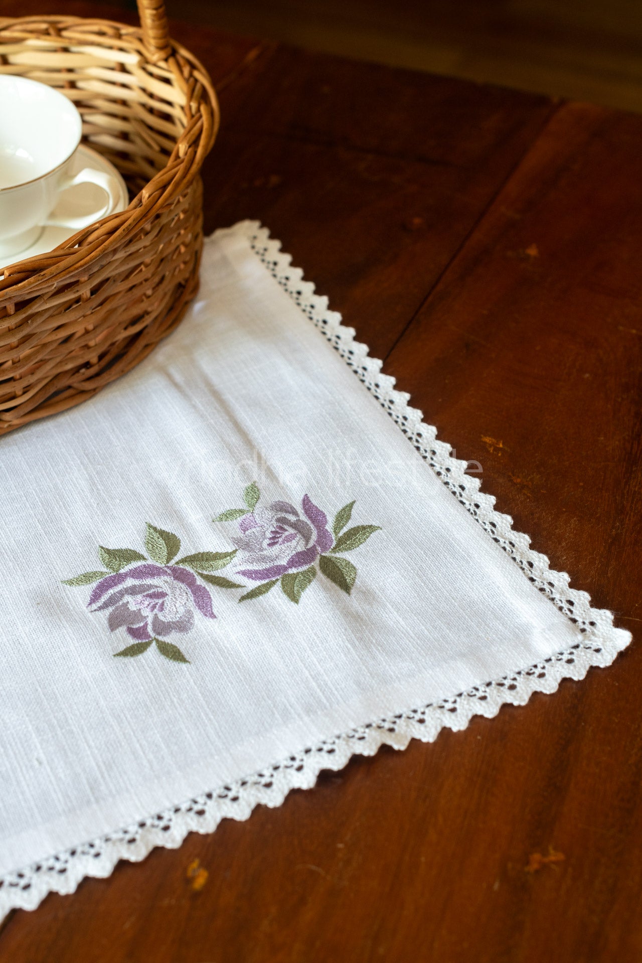 Cotton slub tray mat with  embroidery and lace detailing