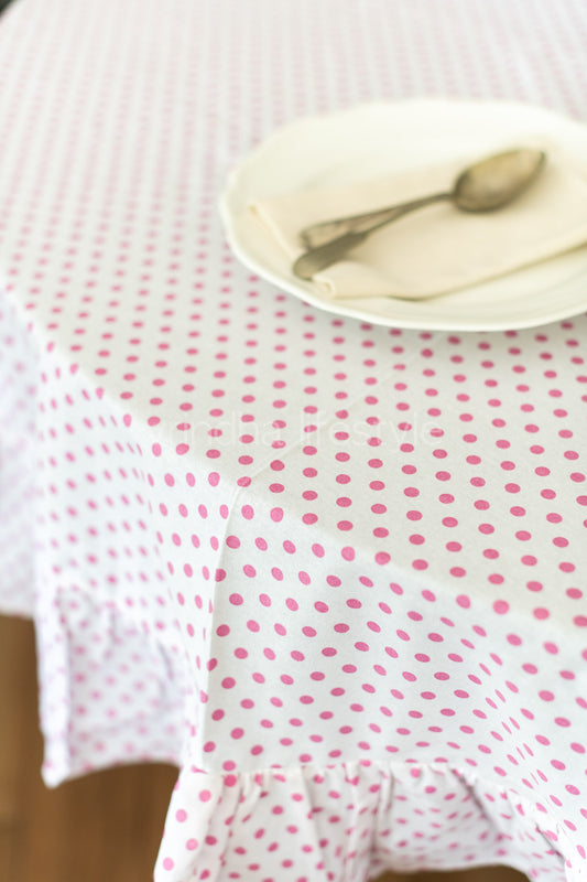 Table cloth with frill -Round-4 /6 seater