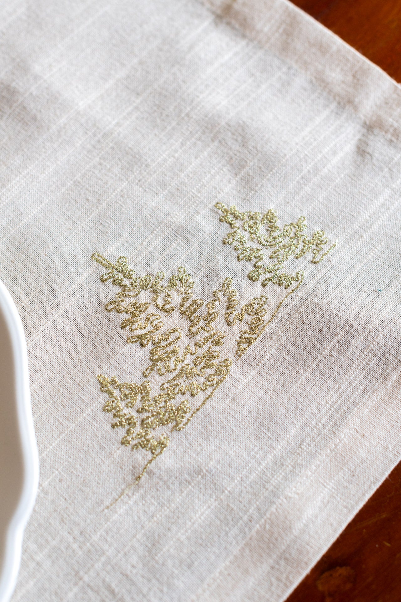 Embroidered place mat-set of 2