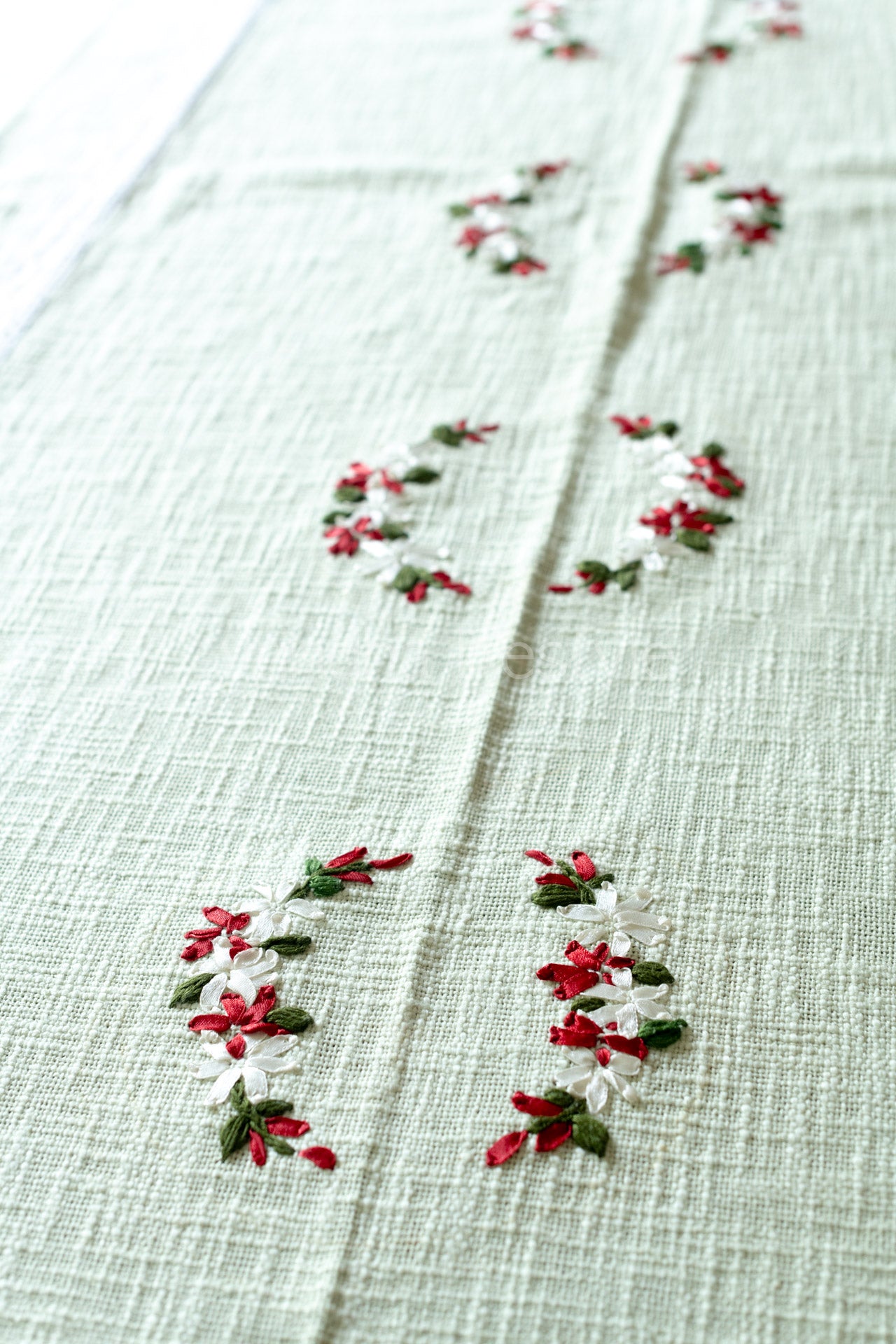 Jute /TNT table cloth  with ribbon hand embroidery and lace detailing -4 seater