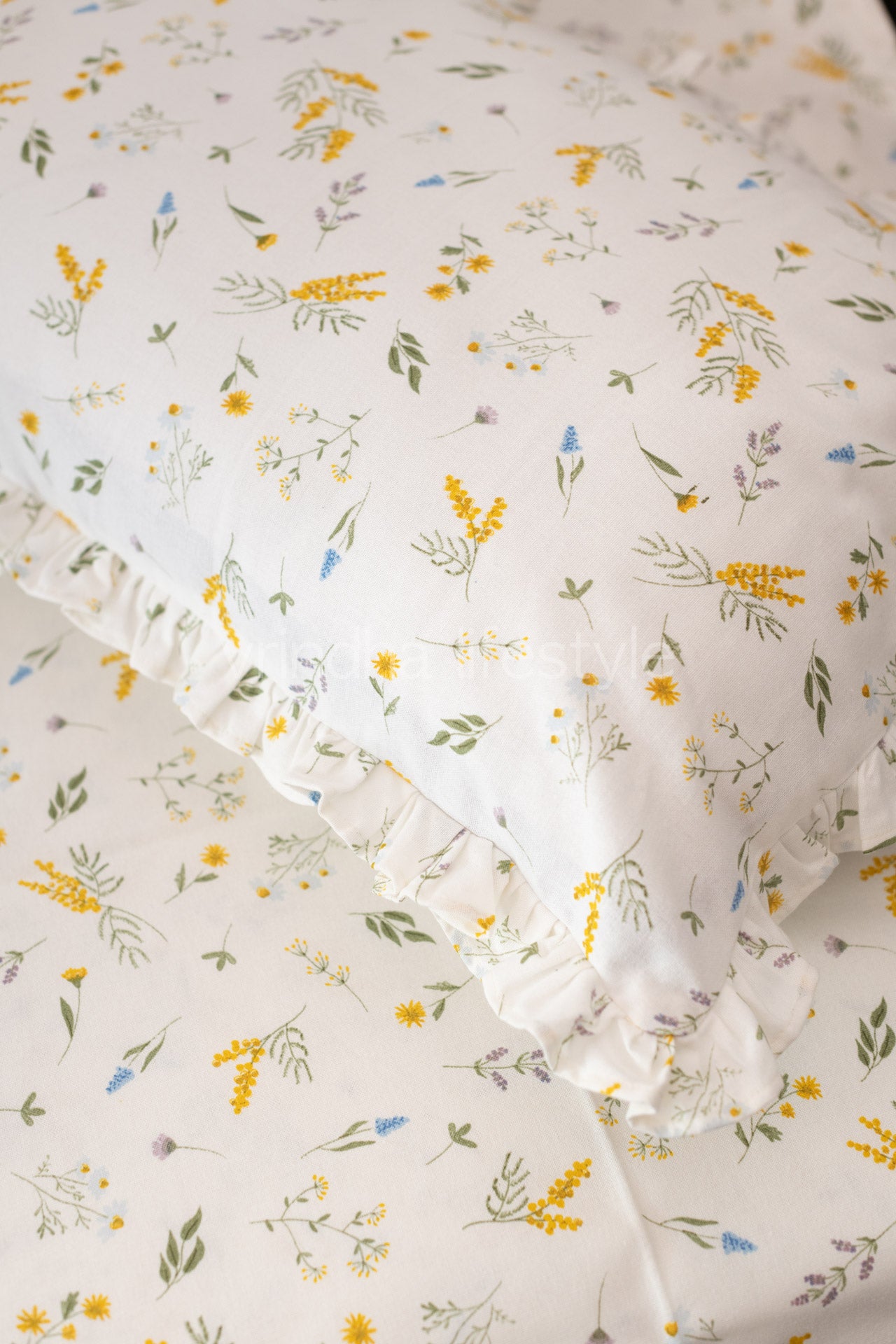 Cotton Bedsheet with cotton pillow covers with frill detailing -Single
