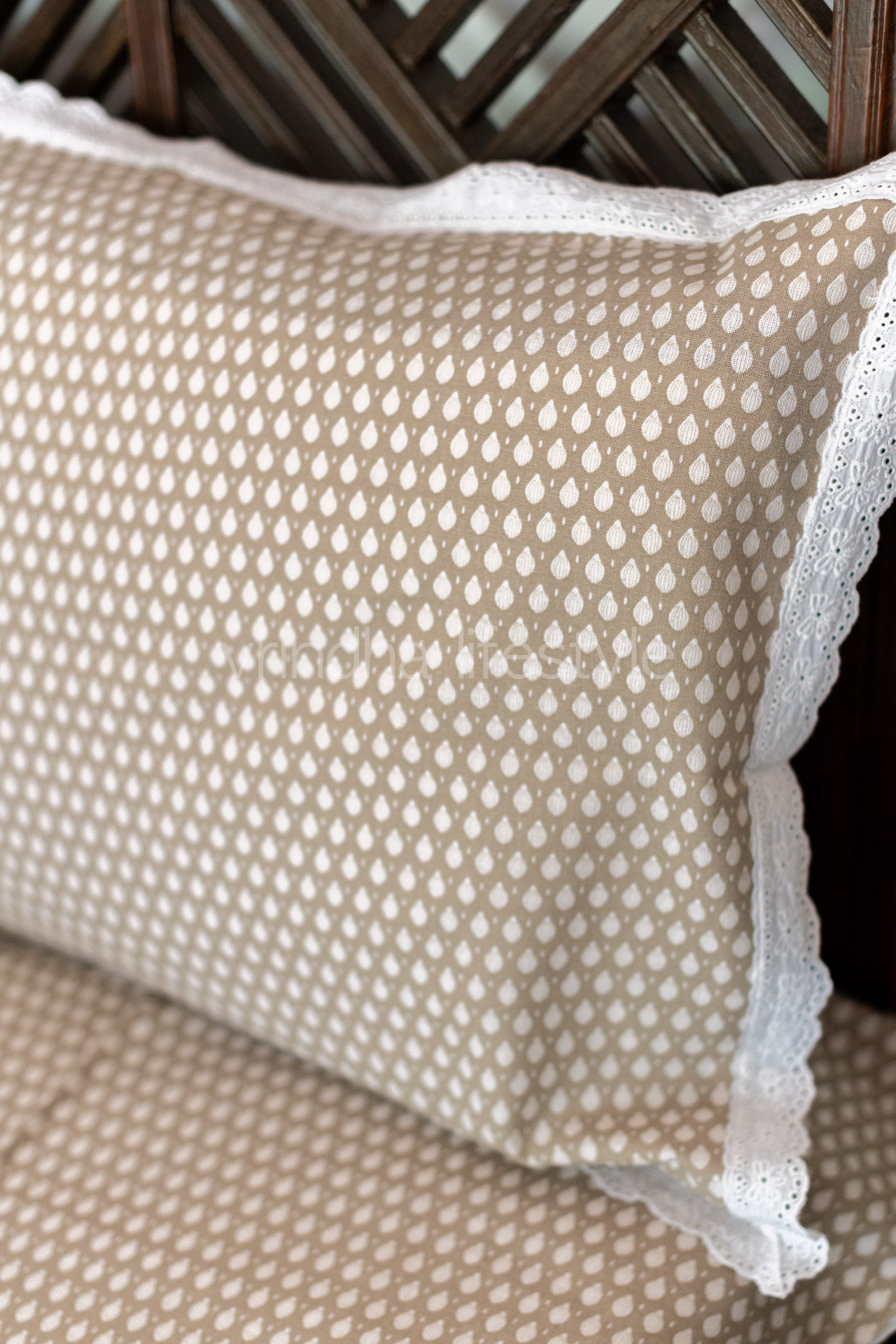 Cotton woven Bedsheet with pillow cover-Single bedsheet