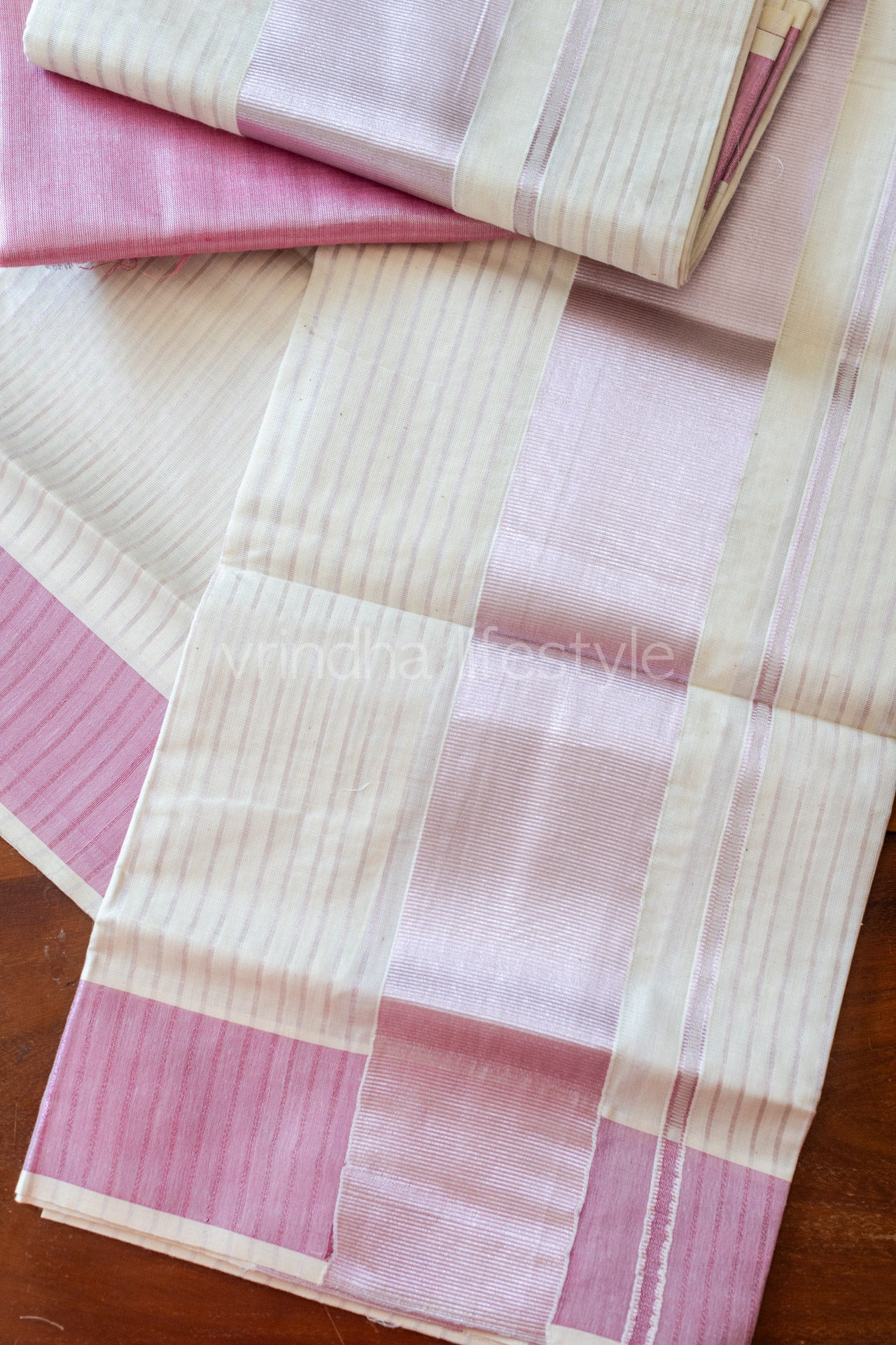 KERALA SET MUNDU-Rose gold stripes  design