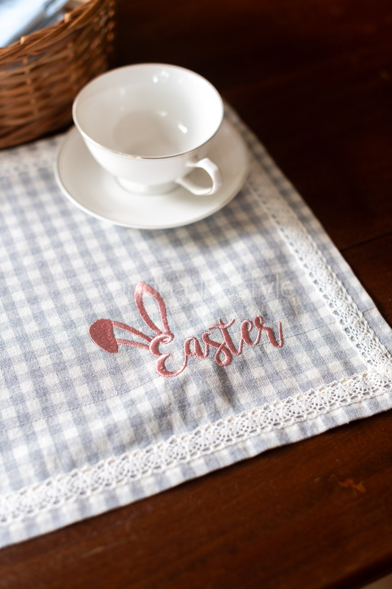 Cotton tray mat with embroidery and lace detailing