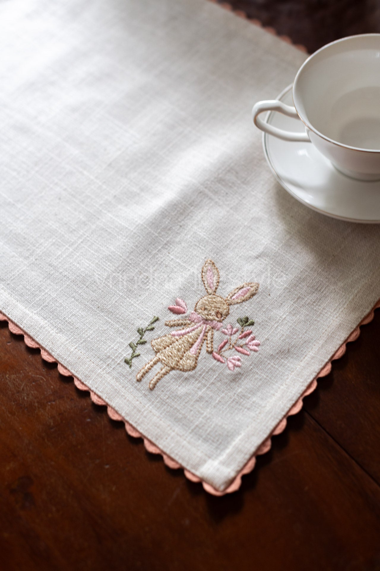 Cotton tray mat with embroidery and lace detailing
