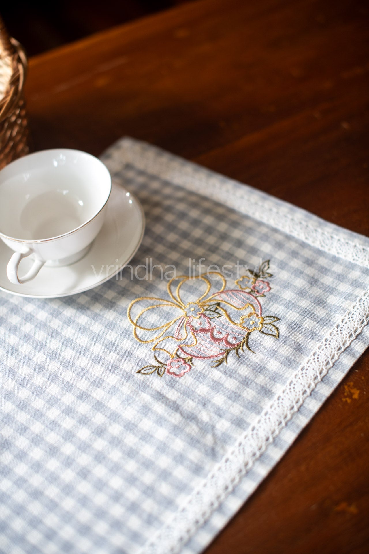 Cotton tray mat with embroidery and lace detailing