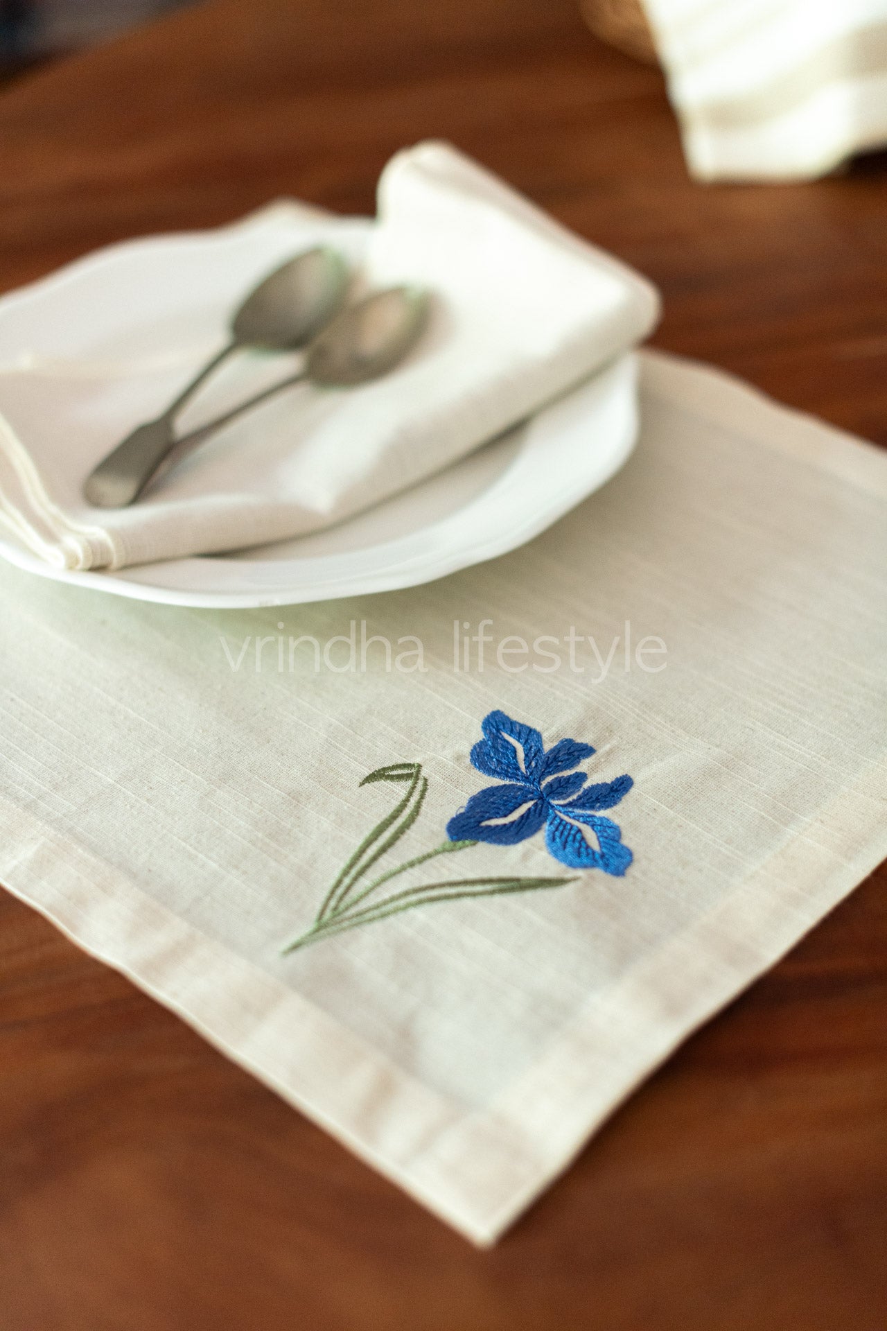 Cotton slub table mat with embroidery -single unit