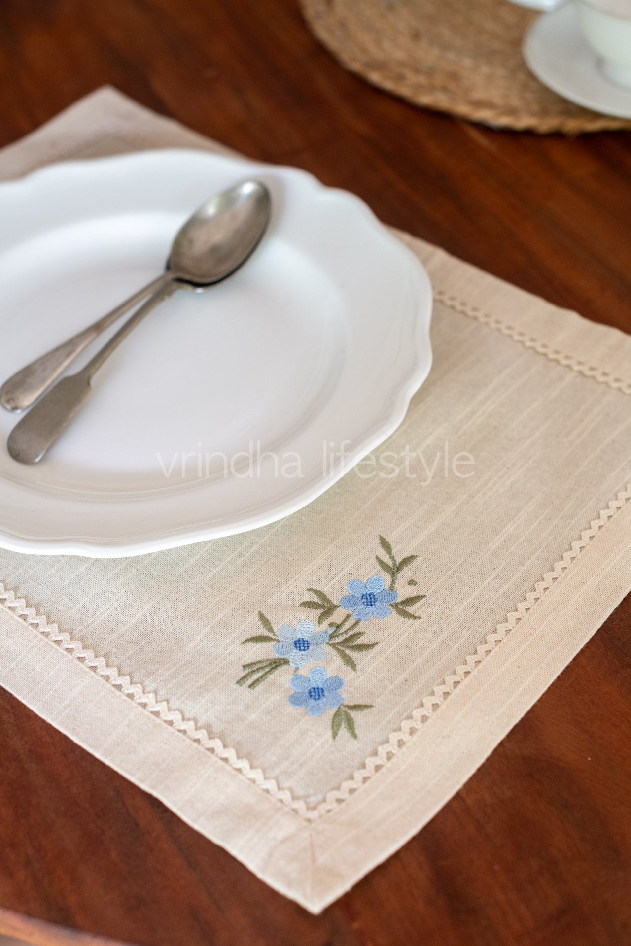 Embroidered place mat with embroidery and lace detailing-Single unit