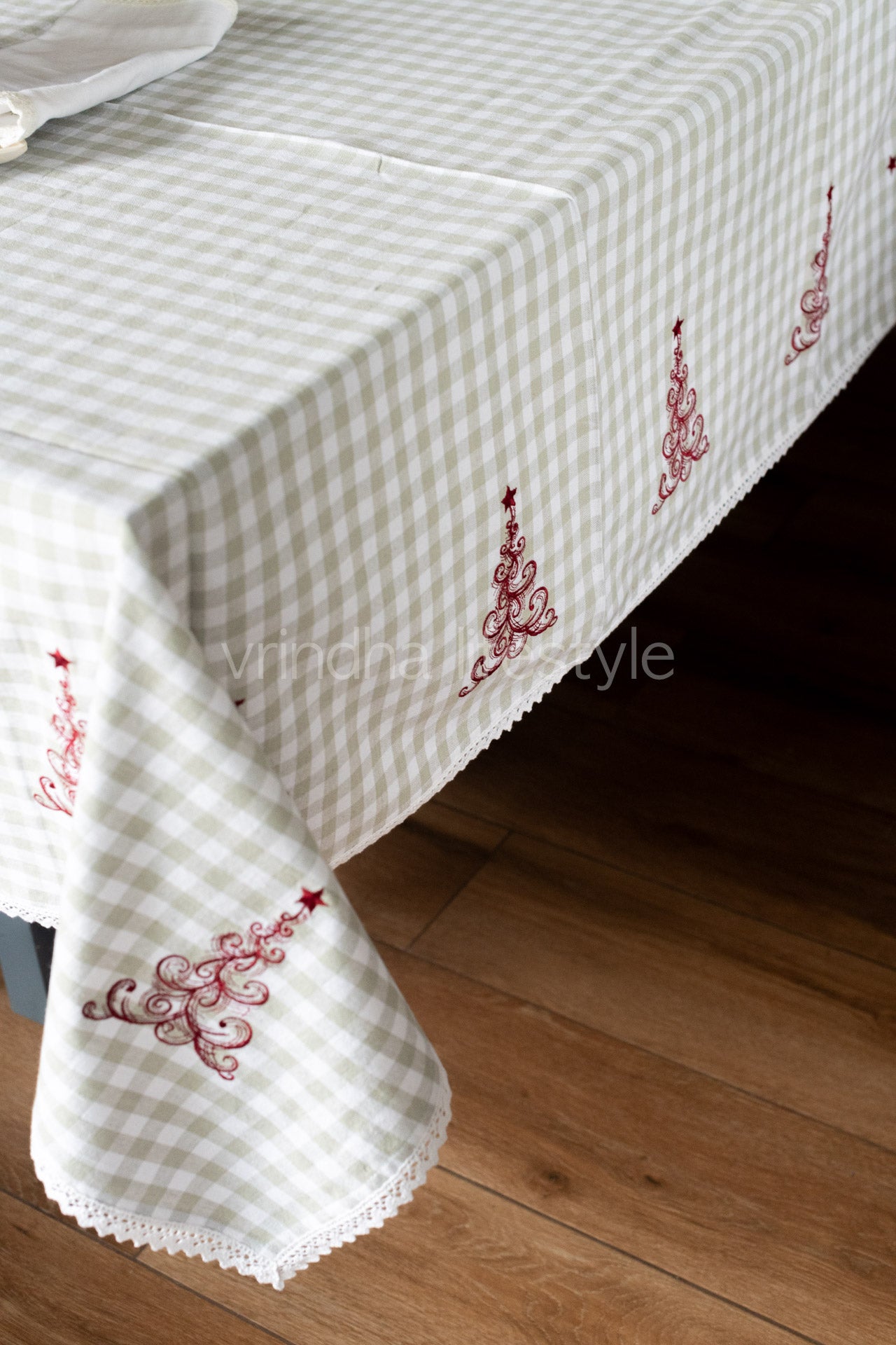 COTTON TABLE CLOTH with embroidery -8 seater