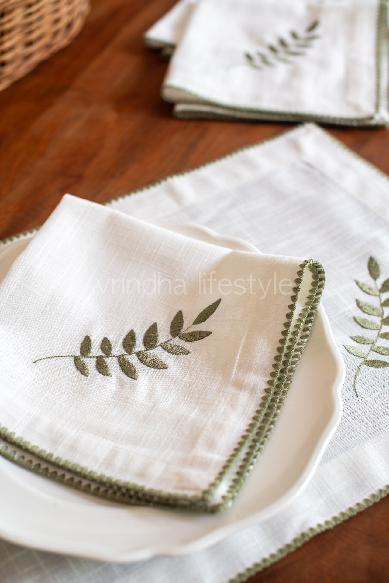 Embroidered place mat -Set of 2