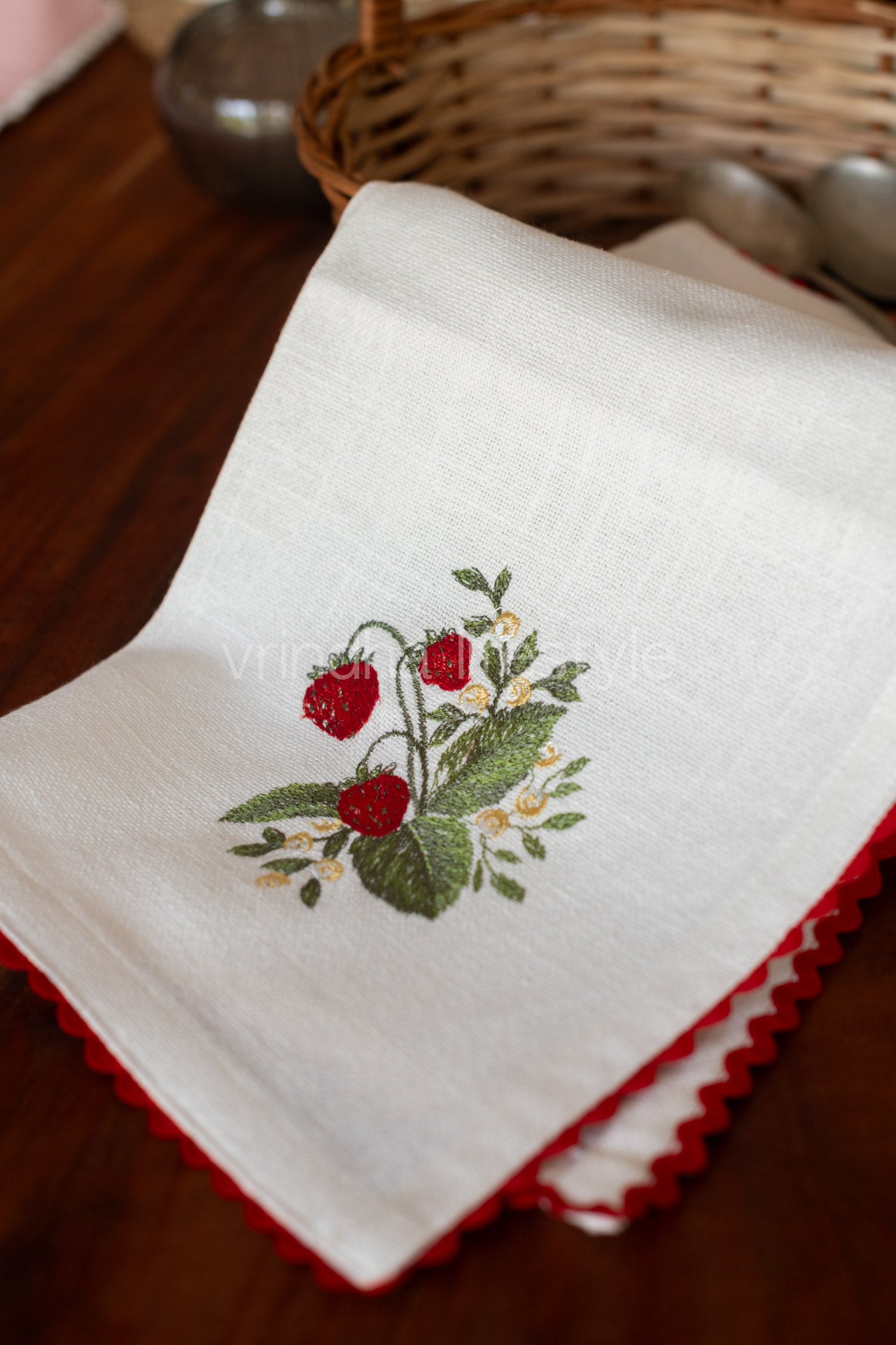 COTTON TABLE NAPKINS with  embroidery and lace detailing -Set of 2
