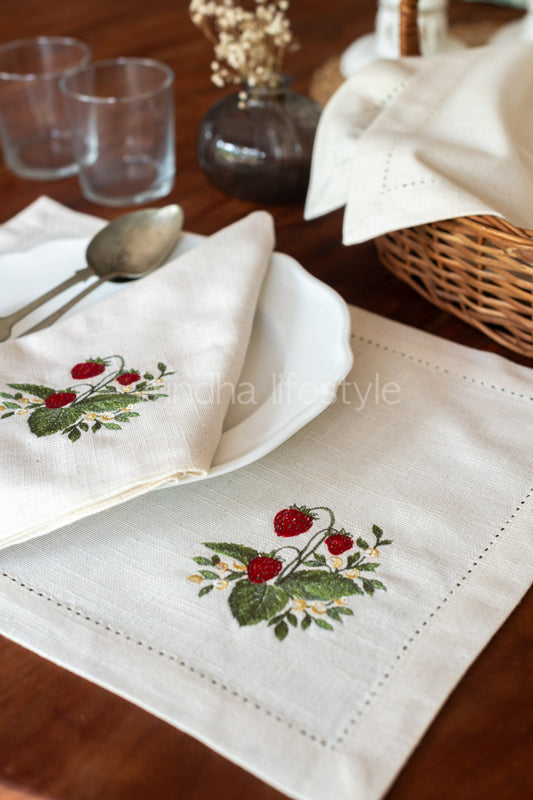 Embroidered place mat-Set of 2