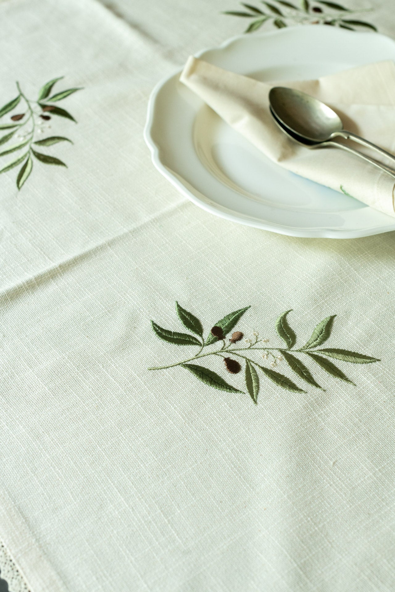 COFFEE TABLE CLOTH with embroidery -29x29 inches-customisable