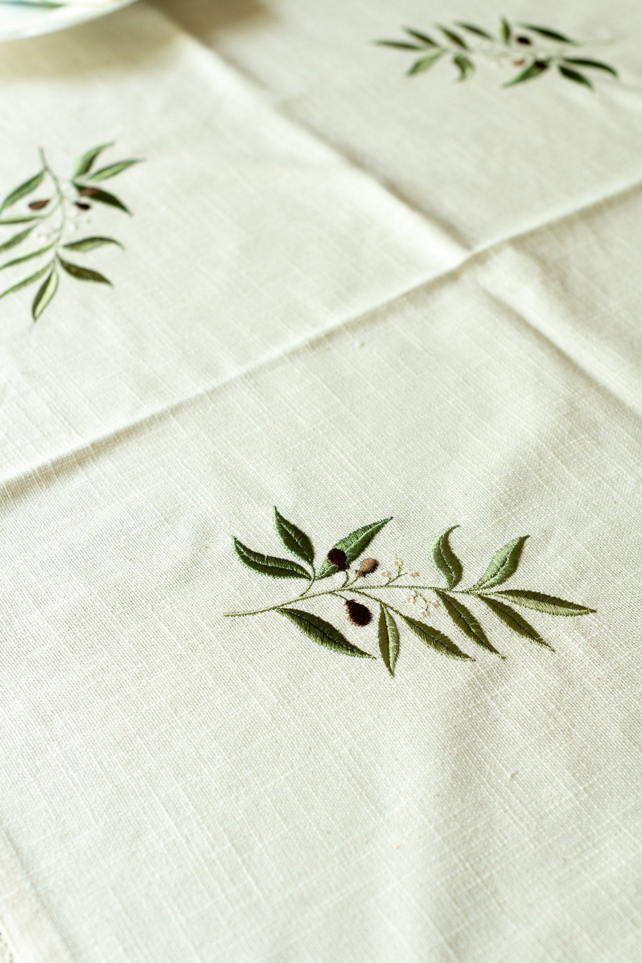 COFFEE TABLE CLOTH with embroidery -29x29 inches-customisable