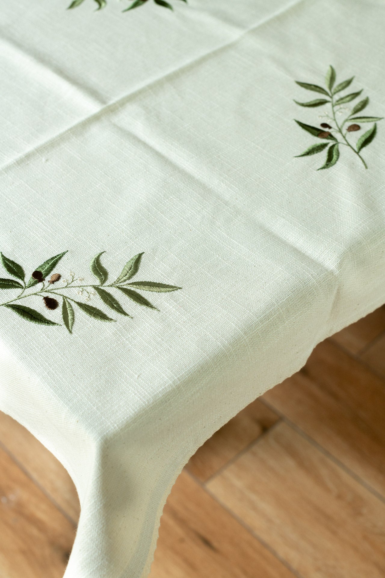 COFFEE TABLE CLOTH with embroidery -29x29 inches-customisable