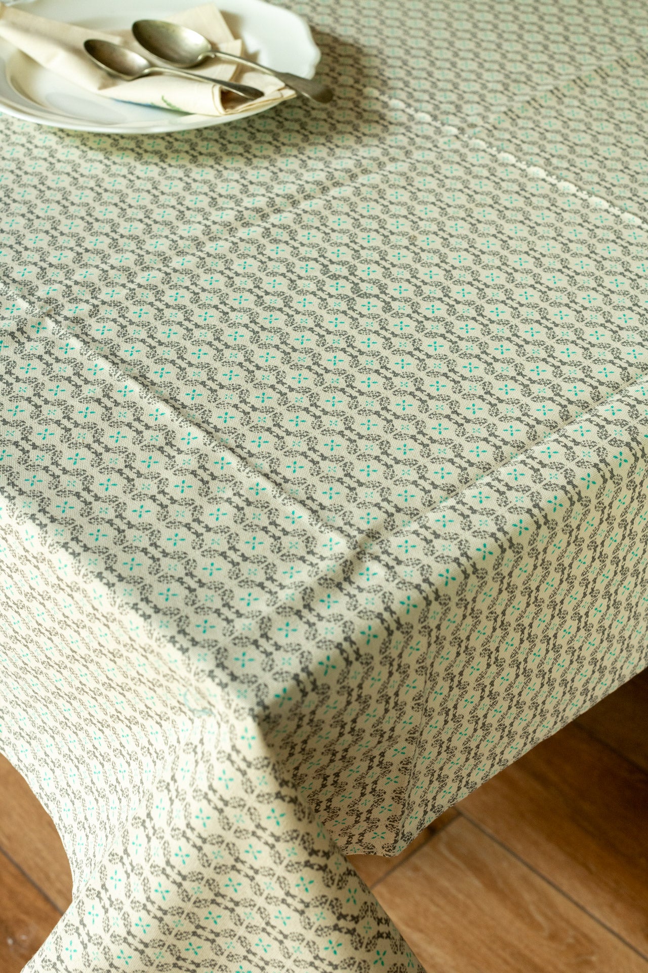 Cotton printed table cloth -4 seater