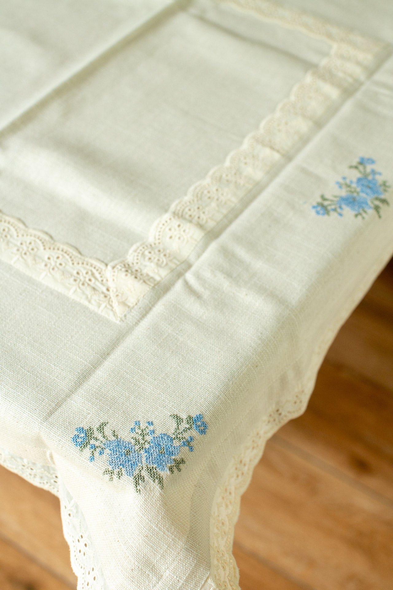 COFFEE TABLE CLOTH with embroidery -31x31 inches-customisable