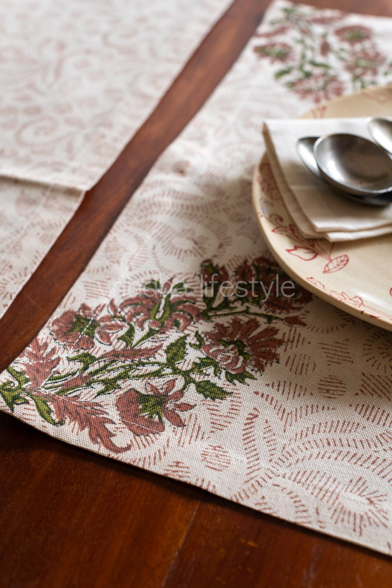 Hand block printed runner with placemats-Set of 6 placemats and one table runner