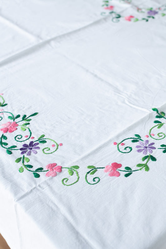Cotton table cloth  with hand embroidery and lace detailing -6 seater-58x90  inches