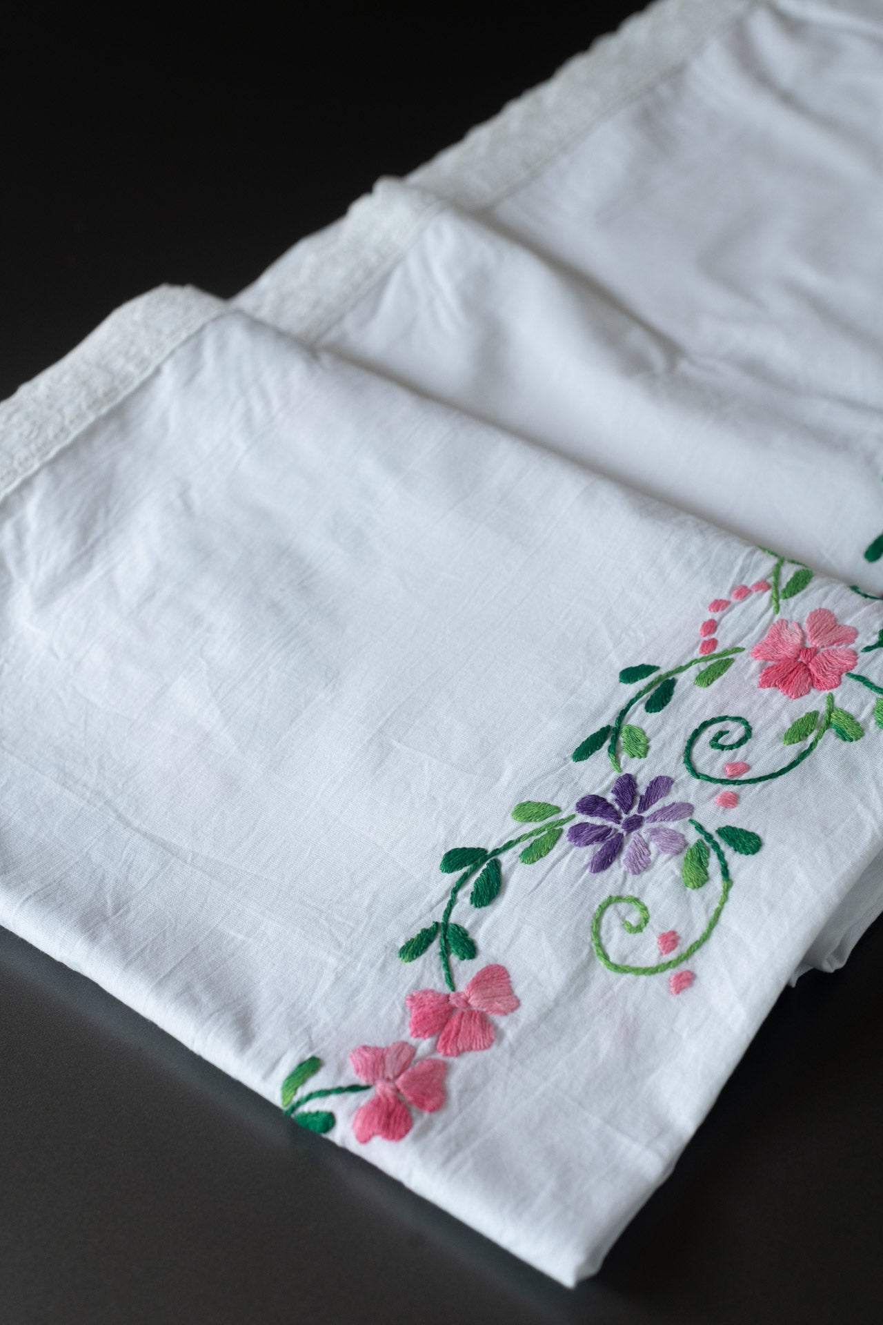 Cotton table cloth  with hand embroidery and lace detailing -6 seater-58x90  inches