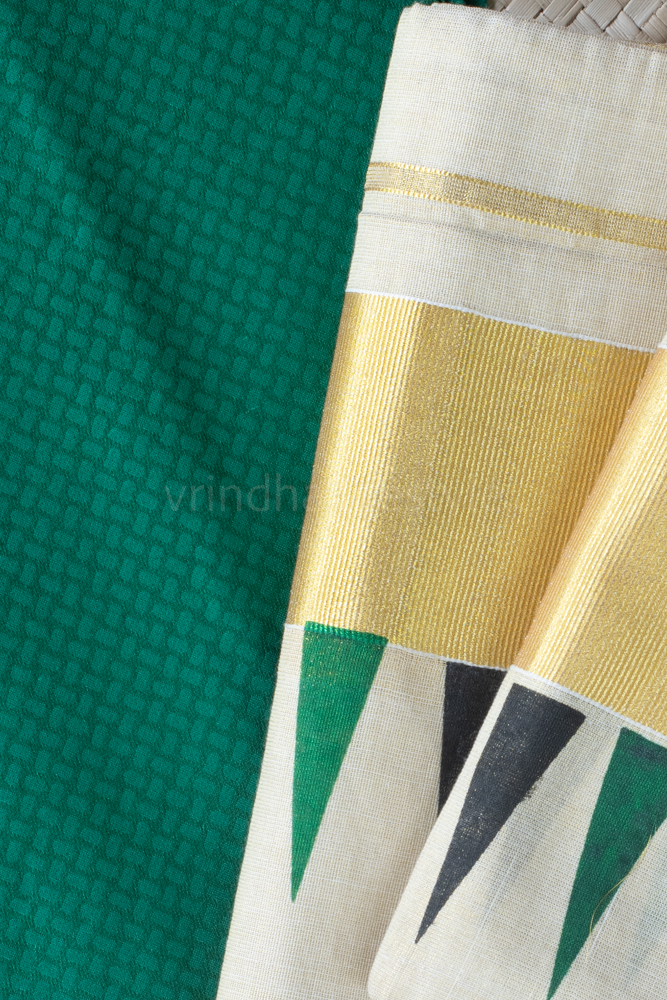 Kerala Handloom Kasavu Saree with Golden Peacock Motif – Keraloom