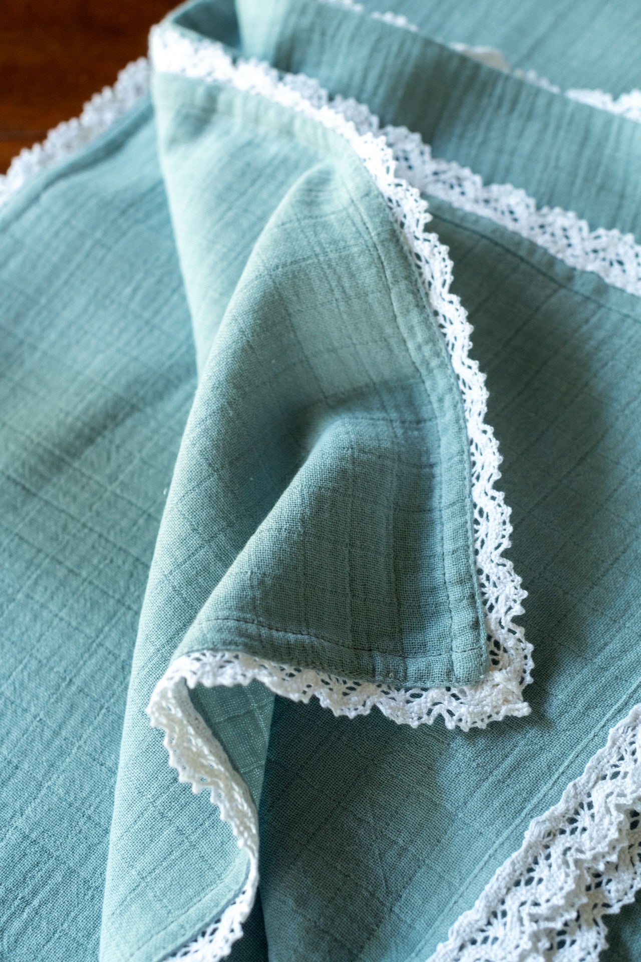 Soft muslin blanket with lace detailing-60x84 inches-single size