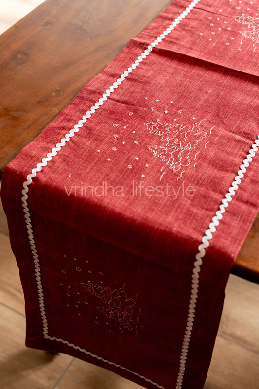 Cotton table runner with embroidery and lace detailing - 12x59inches